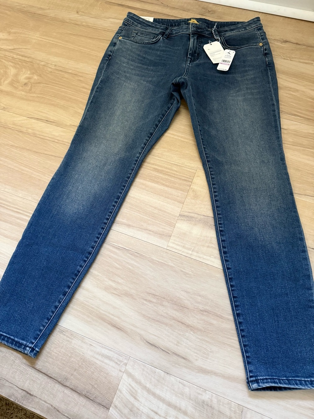 Women's Tommy Bahama Skinny Jeans Denim Stretch Mid Wash Blue Embroidered Logo